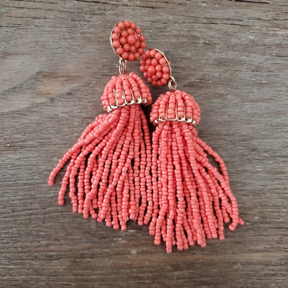 Coral beaded earings NWOT